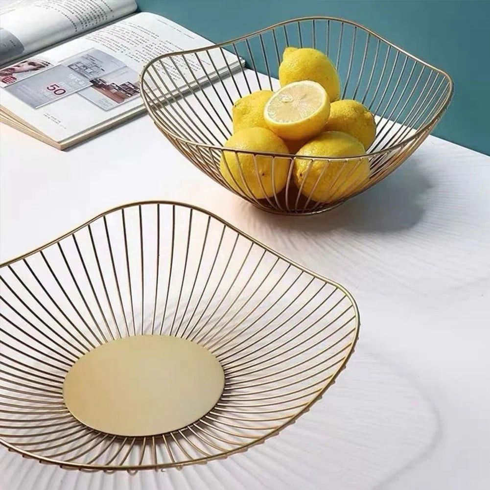 Cesta de frutas vazada de ferro
